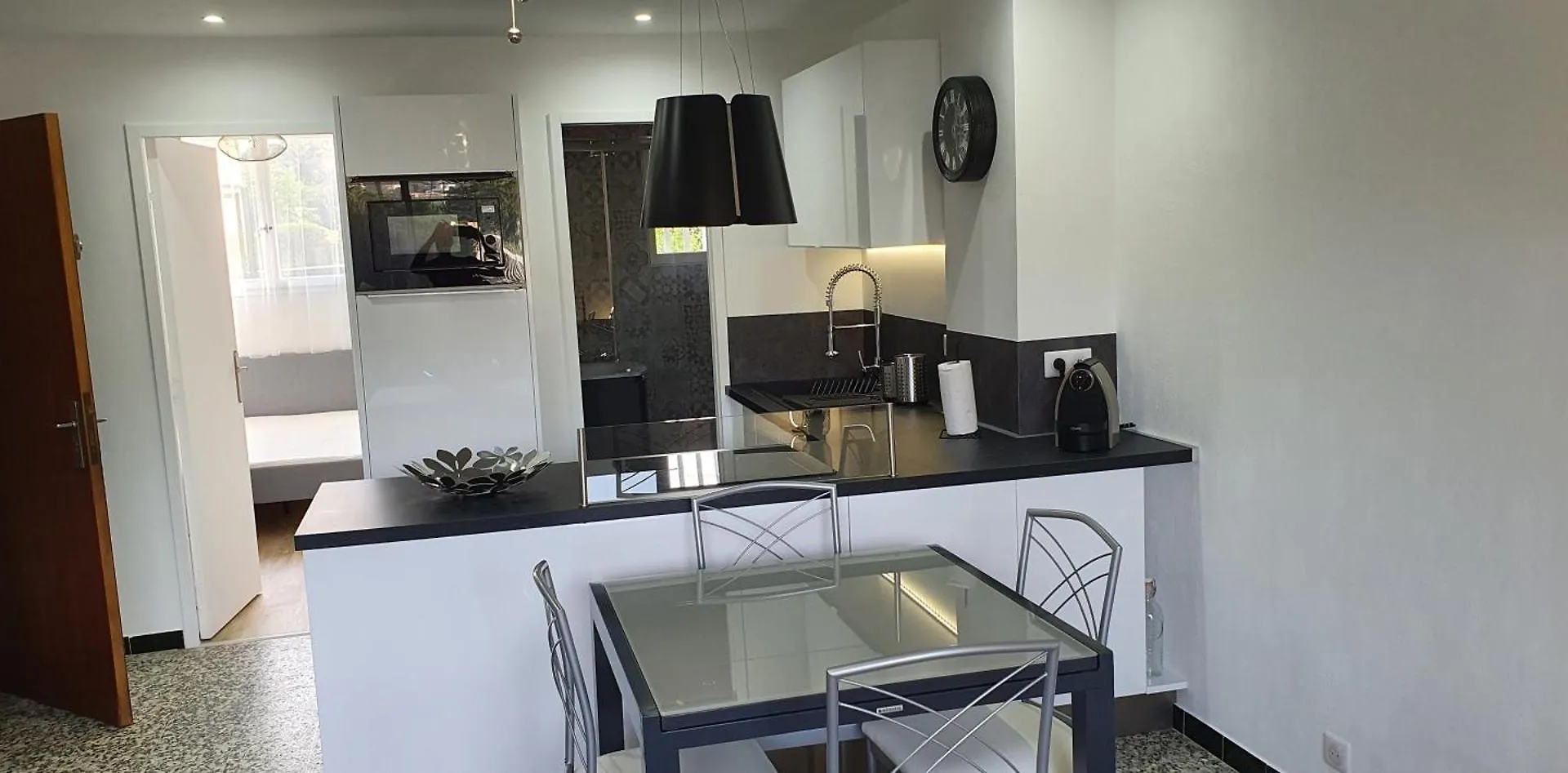 Apartment Cyclades Appartement Dans Residence Piscine Tennis Boulodrome Le Lavandou