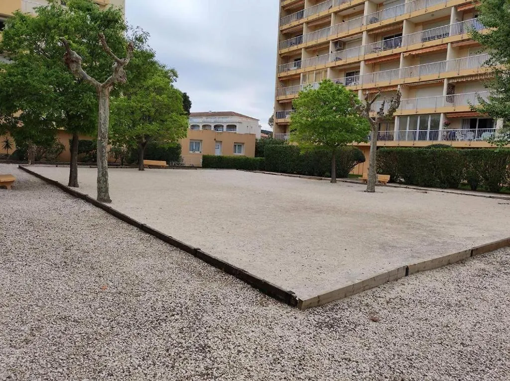 Cyclades Appartement Dans Residence Piscine Tennis Boulodrome Le Lavandou
