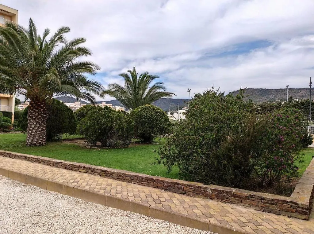 Apartment Cyclades Appartement Dans Residence Piscine Tennis Boulodrome Le Lavandou