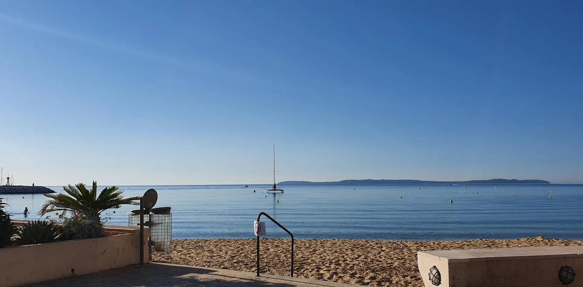 Cyclades Appartement Dans Residence Piscine Tennis Boulodrome Le Lavandou 0*,  France